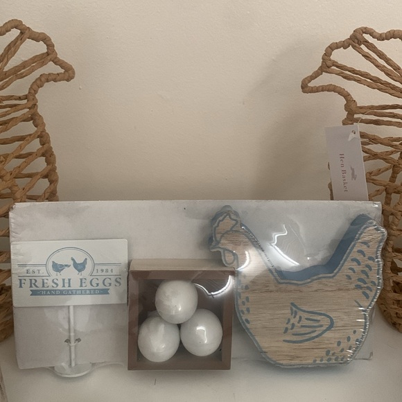 Easter Target Bullseye Tabletop Decor Bundle Set. New. - Picture 12 of 16